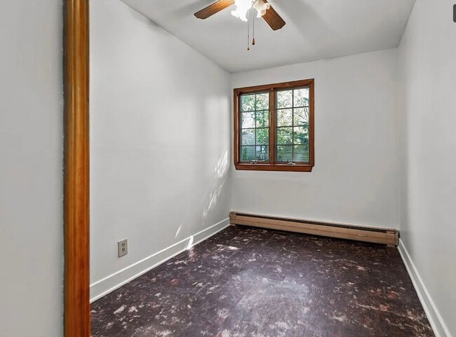 Building Photo - Charming 3BR House in Baldwinsville School...