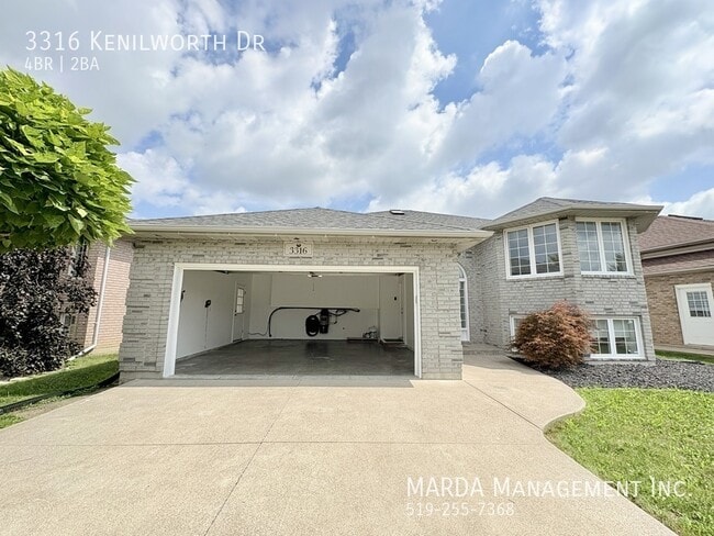 Building Photo - STUNNING NEWLY RENOVATED 4+1 BED/2 BATH - SOUTH WINDSOR + UTILITIES