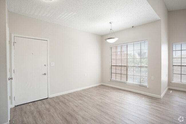 2BR, 2BA- 1167SF Dinning Room - Encino Luxury Apartments