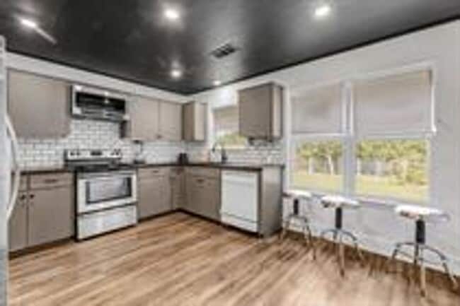 Foto del edificio - 15820 TX-21