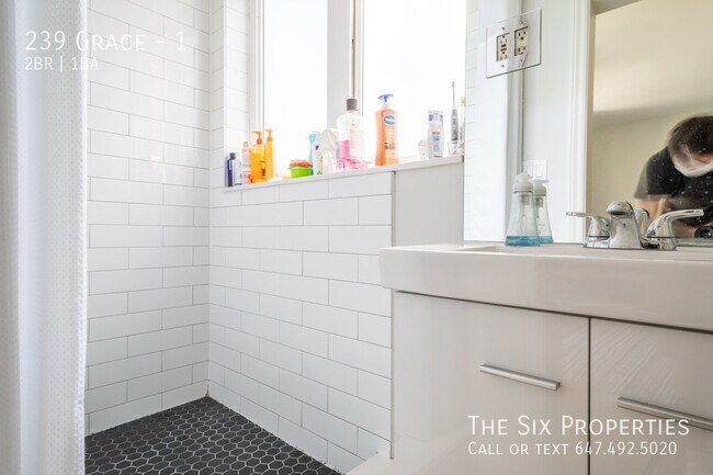 Photo du bâtiment - Beautiful Two Bedroom Apartment