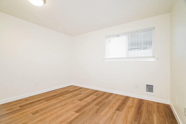 Building Photo - Welcome to Fairway Apartments  – Where Qui...