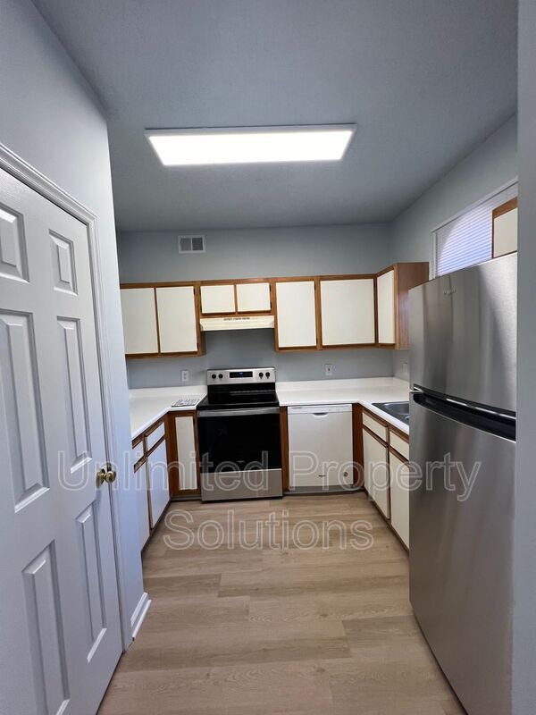 Foto del edificio - 733 Bragg Dr