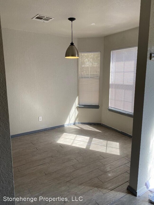 Building Photo - 3 br, 2 bath House - 1112 Shadowlake Dr.