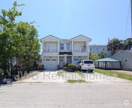 Building Photo - 115 11th St S