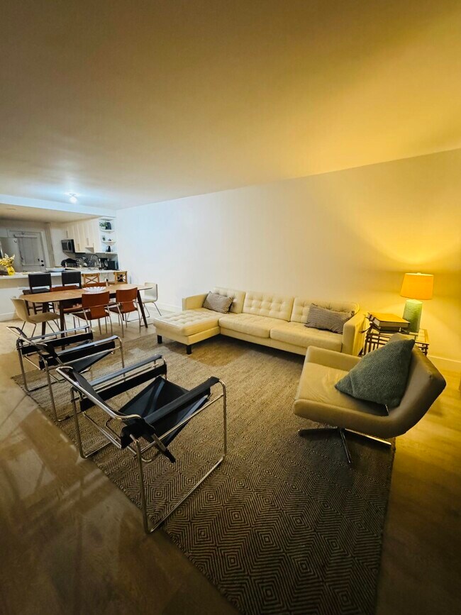 Foto del edificio - 2800 N Palm Aire Dr