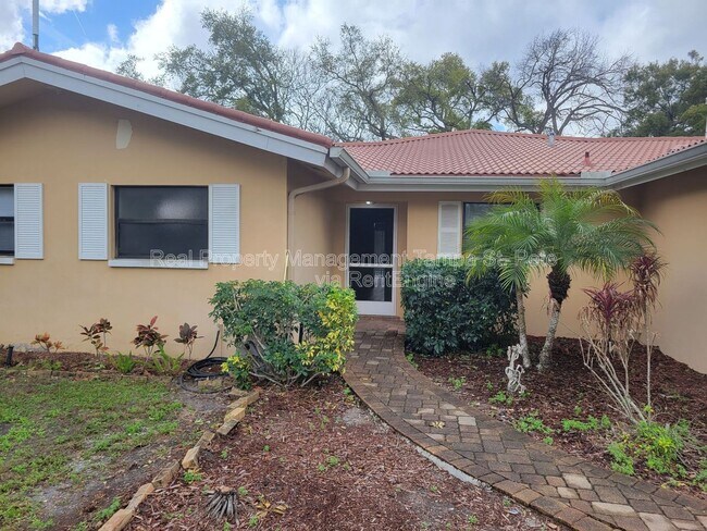 Foto del edificio - 1835 Nursery Rd