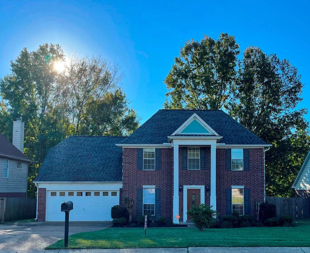 Foto principal - Overpark and Centerhill Schools; 4 BR