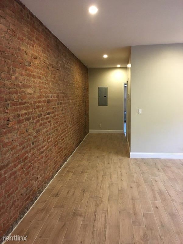 Building Photo - 6001 Myrtle Ave