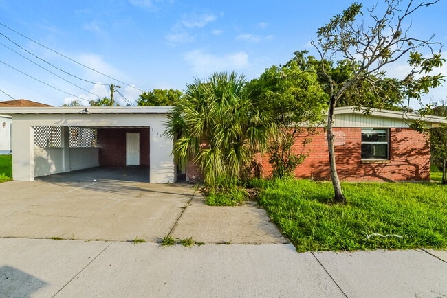 Building Photo - 1198 Maxey Dr