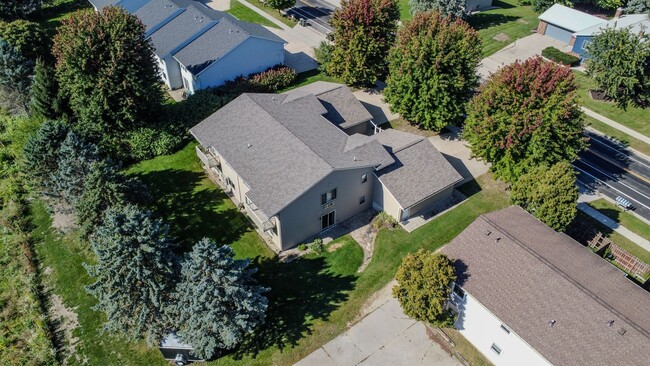 Building Photo - Broadway Drive - Sun Prairie