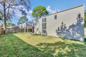 Building Photo - 13911 Piping Rock Ln