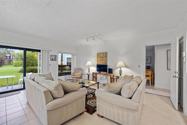 Building Photo - 11863 Wimbledon Cir