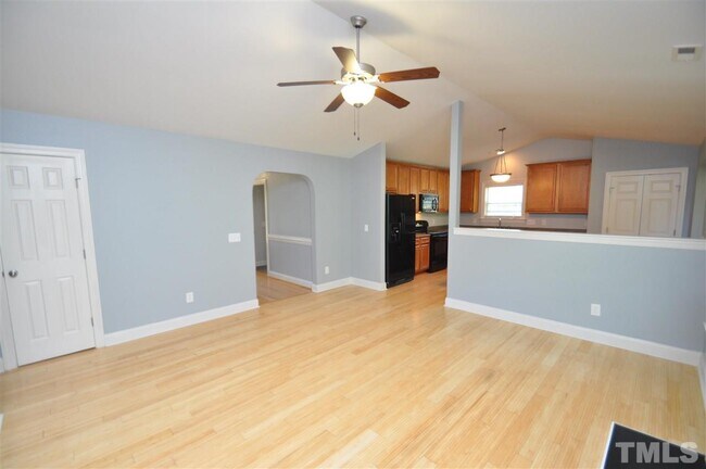 Building Photo - 1048 Dexter Ridge Dr