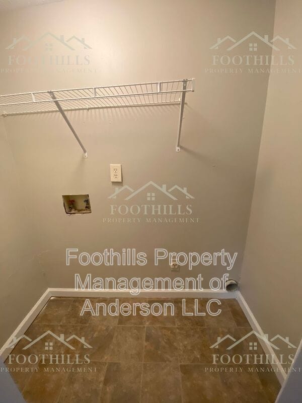 Foto del edificio - 208 Old North Church Rd