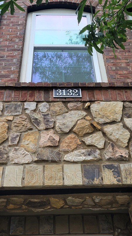 Building Photo - 3132 Rushworth Dr