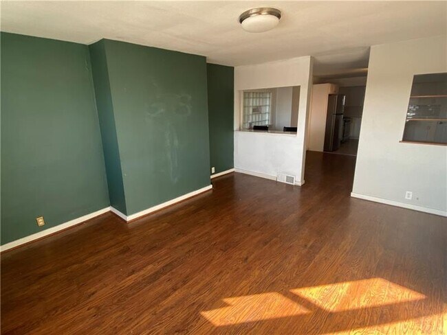 Building Photo - 204 Jefferson St