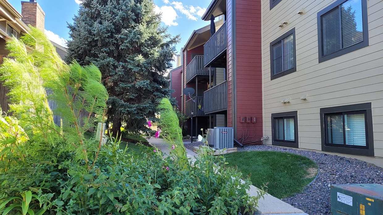 Primary Photo - 10890 W Evans Ave