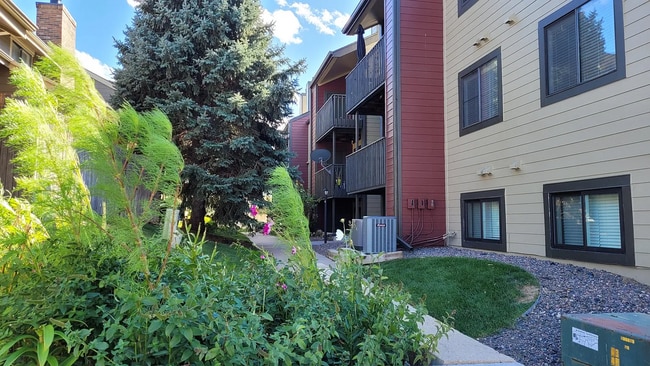 Building Photo - 10890 W Evans Ave