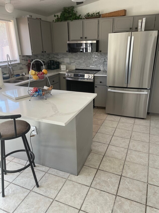 Kitchen - 232 E Mallard Cir
