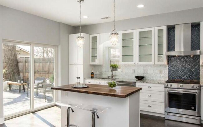 Foto del edificio - COMING SOON- Luxury Home in Berkeley/Regis...