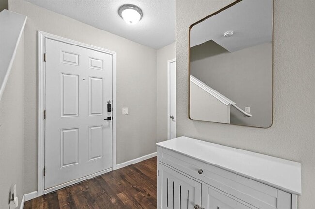 Building Photo - 1414 Strickland Dr