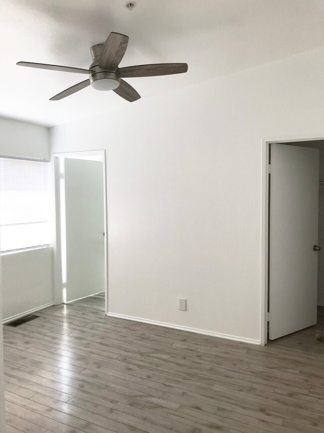 Foto del edificio - 11377 Osborne Pl