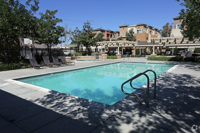 Apartments Near Green River Promenade In Corona Ca Apartments Com