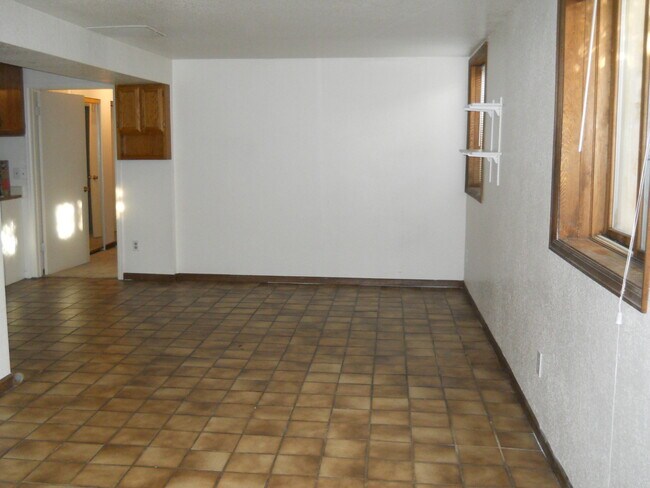 Building Photo - 3074 S Sherman St