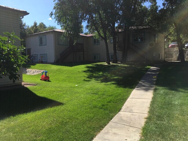 Foto del edificio - 845 E Cucharras St