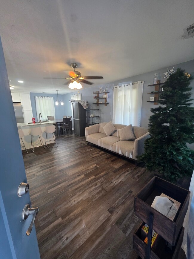 Building Photo - 2724 Mapleton Ave