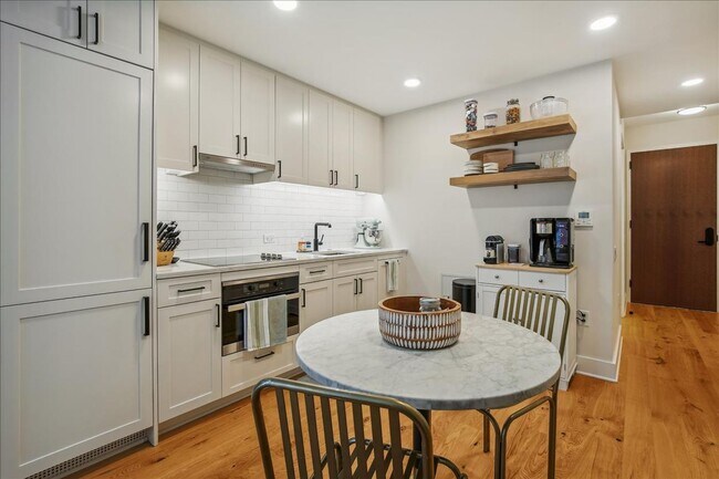 Foto del edificio - Fabulous 1 Bed/1 Bath condo at The Avidian in Navy Yard!