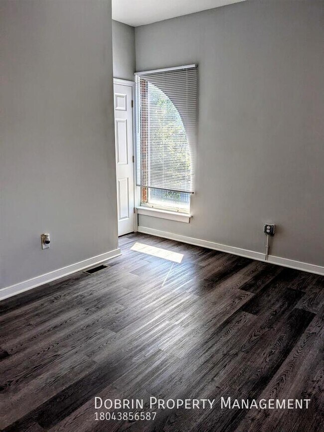 Foto del edificio - 300 W Leigh St