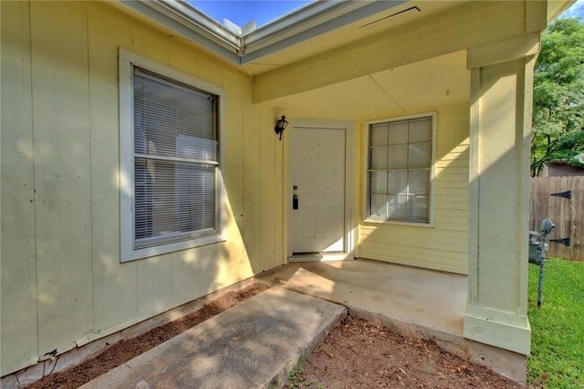 Building Photo - 5822 Shreveport Dr