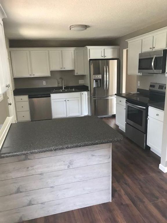 Foto del edificio - 2231 Maplecrest Rd