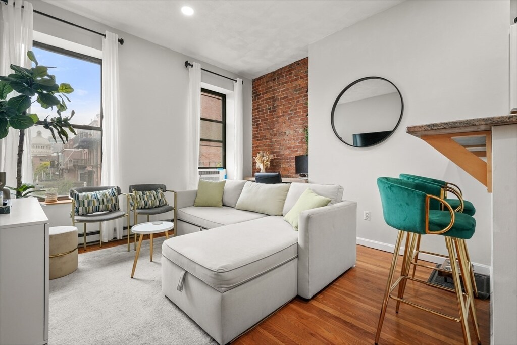 Foto principal - 549 Columbus Ave
