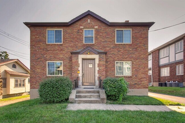 Building Photo - 3548 Vista Ave
