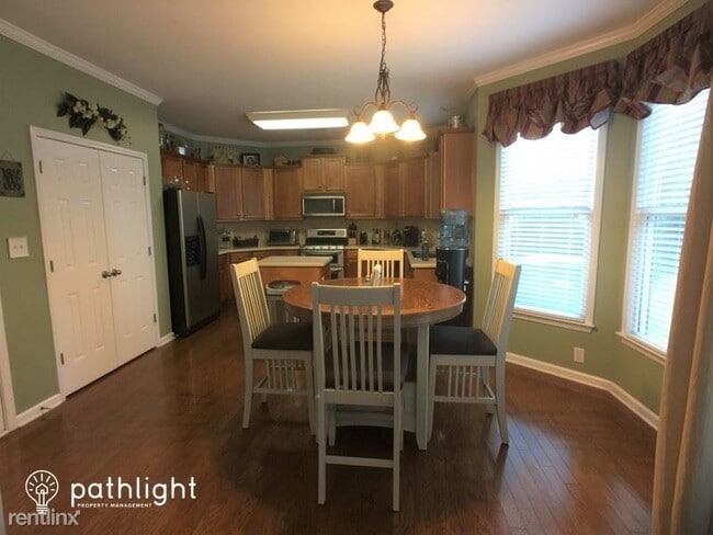Building Photo - 4 br, 3 bath House - 217 Briarwood Ln UNIT