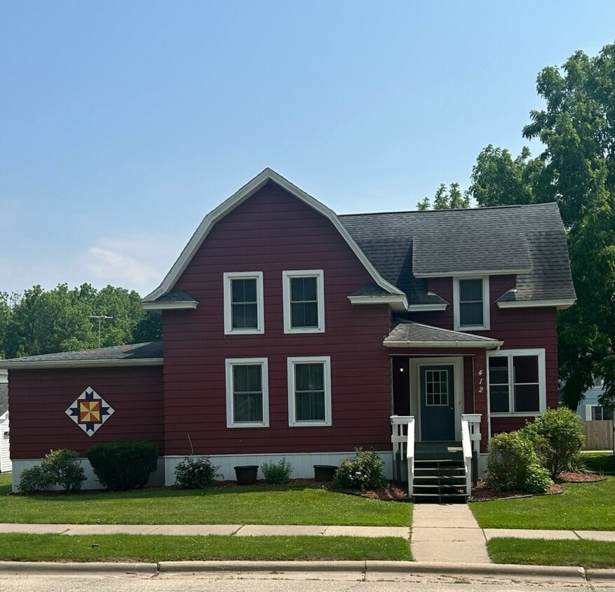 Primary Photo - 412 Fillmore St W