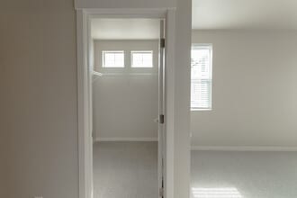 Building Photo - Lakemont Ridge