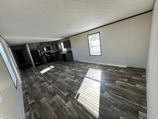 Building Photo - 60 Creek Valley Cir
