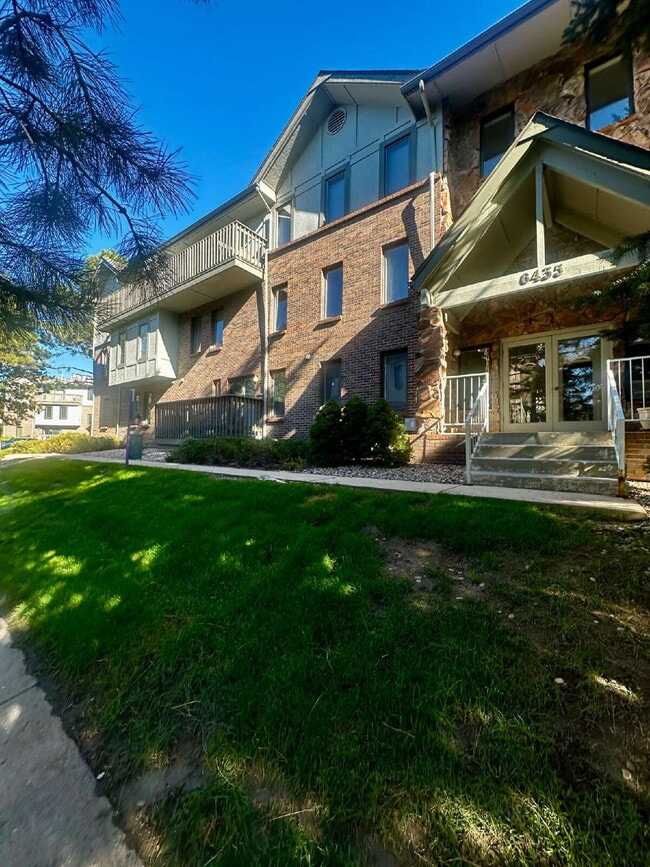 Building Photo - 6435 S Dayton St