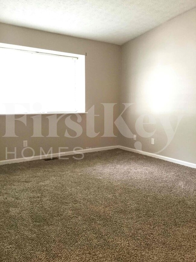 Foto del edificio - 274 Meadow Glen Dr