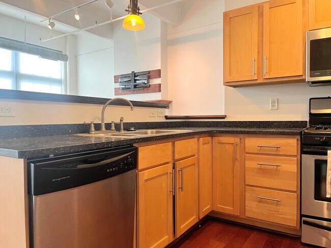Foto del edificio - Beautiful 2 Bed/2 Bath Condo for Rent in D...