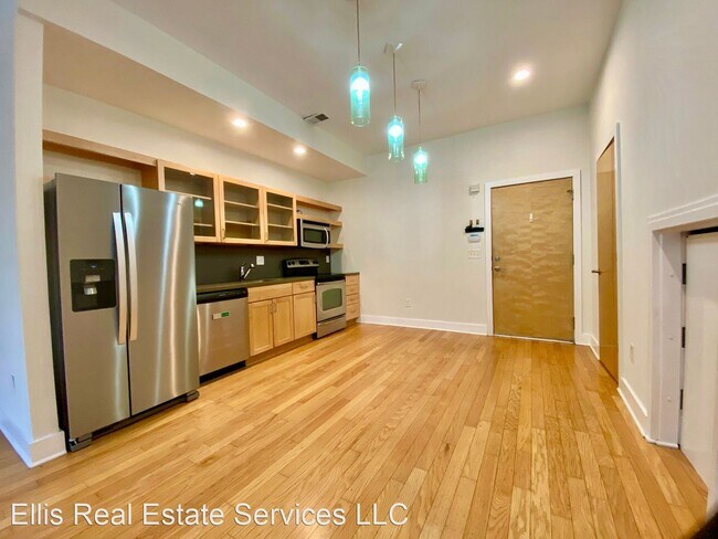 Building Photo - 2 br, 2.5 bath House - 4459 RAINBOW BLVD.