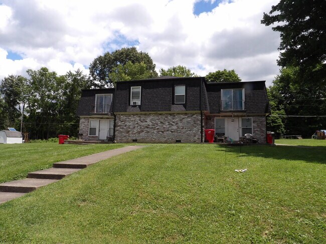 Building Photo - 150 Briarwood Dr