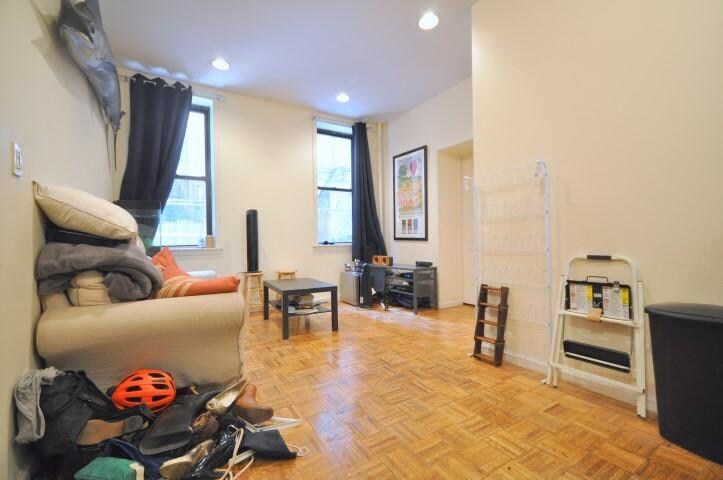 Primary Photo - 416 E 71st St