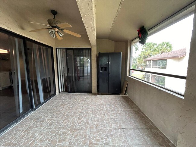 Foto del edificio - 12621 Westhampton Cir