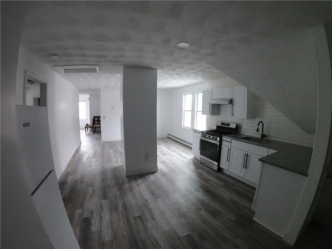 Building Photo - 56 Daboll St
