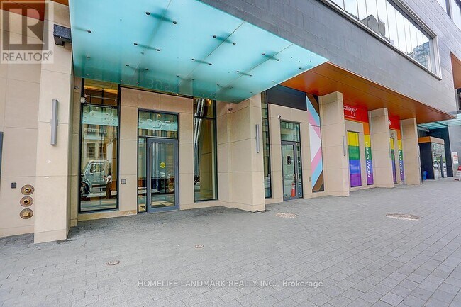 Photo du bâtiment - 395 Bloor St E